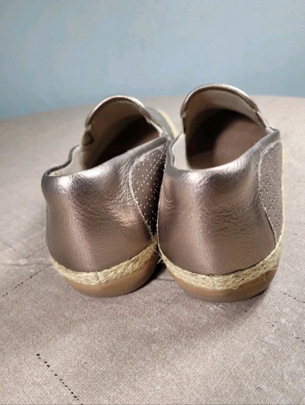Clarks Size 7.5  Danelly Molly Women's Metallic Pewter Perforated Espadrille 80